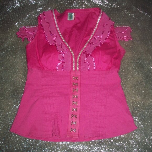 womens cold shoulder ruffled top.built-in bra. size Junior large - Picture 1 of 3